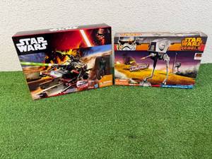 lot 128 image: Star Wars Desert Landspeeder & AT-DP (All Terrain Defense Pod)
