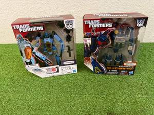 lot 142 image: Transformers Generations Whirl & Soundwave