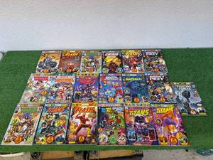 lot 147 image: DC 100 Page Giant Comics