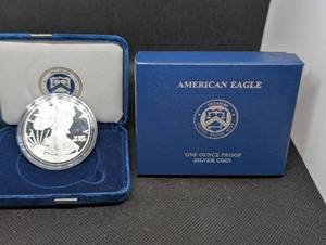 lot 88 image: American Eagle 2011 One Ounce Silver Proof Coin - United States Mint