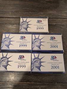 lot 176 image: United States Mint Proof Set - 50 State Quarters (1999 & 2001) - Lot of 5
