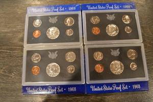 lot 208 image: United States Proof Set 1968 & 1969 - Lot of 4 Complete Sets
