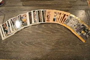 lot 213 image: Green Bay Packers NFL Trading Card Lot - Offensive Linemen (Vintage)