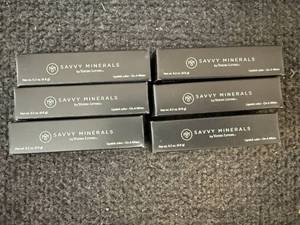 lot 41 image: 6 Sticks Of Savvy Minerals Lipstick
