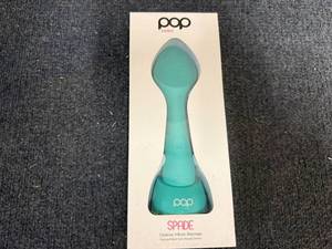 lot 76 image: Pop Sonic Spade Facial Cleanser