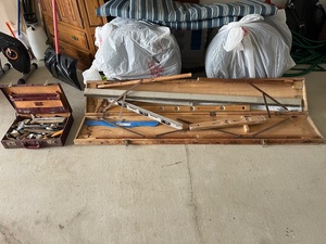 lot 71 image: Wallpaper Kit With Tools In Wooden Box And Leather Case