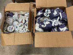 lot 57 image: Collection of 400 3�� Norman Rockwell Collector Plates with Original Packaging