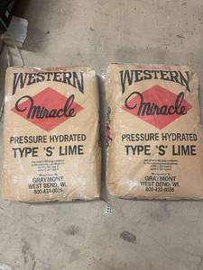 lot 115 image: Lot of 2 Western Miracle Pressure Hydrated Type S Lime Bags