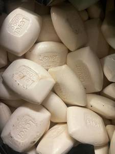 lot 128 image: Bulk Lot of Lever 2000 Bar Soap Assorted Bars