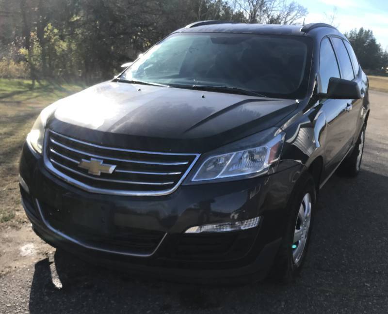 lot 1 image: 2015 Chevy Traverse LS