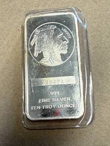 lot 10 image: 10 oz Bar .999 Fine Silver
