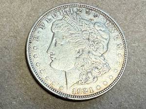 lot 14 image: 1921 Morgan Dollar