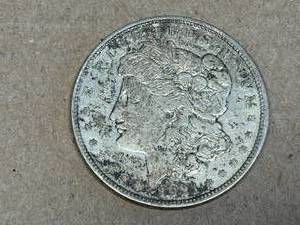 lot 33 image: 1921 Morgan Dollar