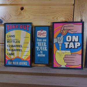 lot 26 image: Strohs Interchangeable Beer sign