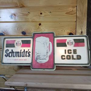 lot 34 image: Schmidts ice cold beer signlightedworks