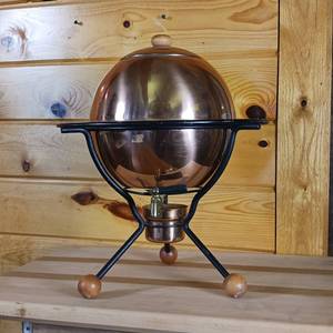 lot 39 image: Vintage Copper Wine Mulled Spice Dispenser with Brass spigot and wooden feet