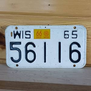 lot 46 image: 1965 Wisconsin embossed plate about 8 inches