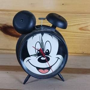 lot 55 image: Mickey Mouse Modern Alarm Clock that works � Wind up, no batteries needed. Sunbeam Model