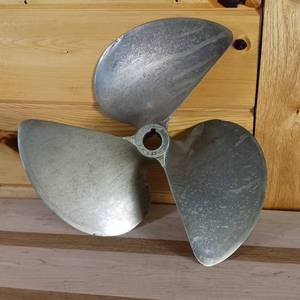 lot 88 image: Solid Brass Boat Prop � 12 inches � (very heavy)