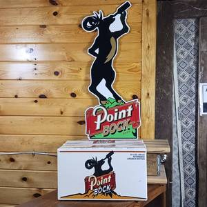 lot 140 image: Point Bock Lot � One Sign (36 inches tall) and One returnable box