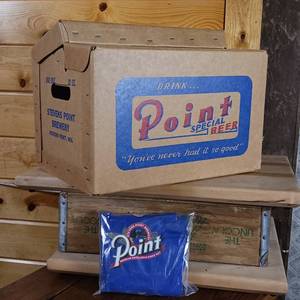 lot 146 image: Point Lot � Inflatable (NIB) Excellent condition reusable bottle case for 32 ounce bottles