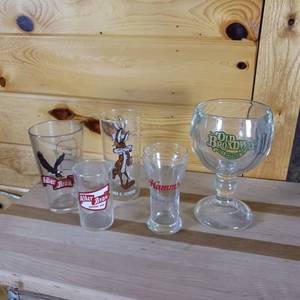lot 162 image: Lot of Assorted Beer Glasses