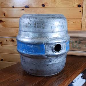 lot 166 image: Pony Keg � 7.75 gals � Stevens Point Brewery