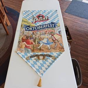 lot 192 image: Point Oktoberfest Marzen Style Cloth Wall Hanging Banner