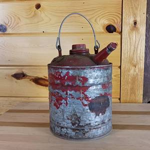 lot 202 image: 1 gallon vintage gas gallon