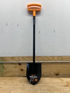 lot 24 image: Fiskars All Steel Heavy Duty Shovel