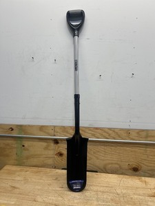 lot 25 image: Strongway Draining Spade