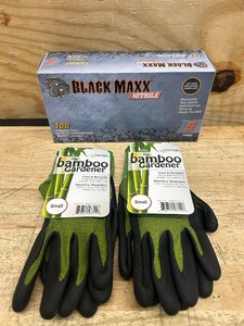 lot 37 image: Size Small Gloves (lot of 3)