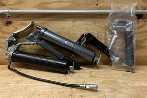 lot 39 image: Grease Gun lot of 4