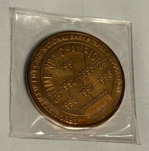 lot 72 image: Chicago Bulls Limited Edition 1998 Coin 6-Time NBA Champions - Michael Jordan
