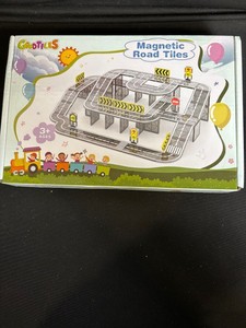 lot 21 image: Capitals Magnetic Road Tiles 32-Piece Set