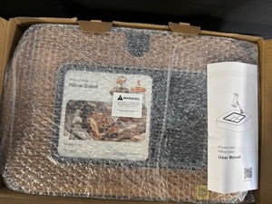 lot 43 image: PhoneTablet Pillow Stand