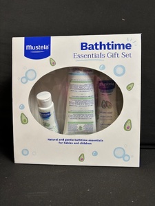 lot 194 image: Mustela Bathtime Essentials Gift Set - 4-Piece Baby Bath Skincare (Lot of 4)