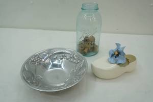 lot 97 image: Vintage ball jar with wooden spools, shoe planter ,Wilton Armadale serving fruit salad bowl