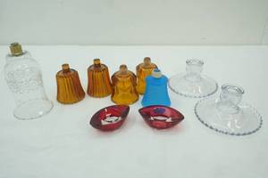 lot 99 image: Vintage Votive candle holders, candle stick holders, vintage retro glass flower candle holder