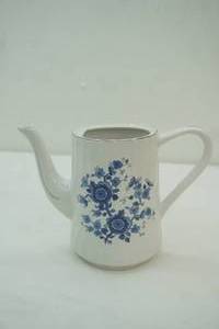 lot 119 image: Vintage wedgwood royal Blue Ironstone pitcher