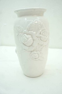 lot 120 image: Vintage Fine China Ivory Rose Vase