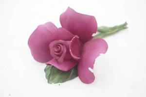 lot 131 image: 3D Porcelain flower, 3.5 x8