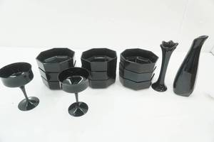 lot 151 image: Vintage Lenox Black crystal vase, Midnight Mood Black Champagne glassed, Arcoroc  Octime black plates