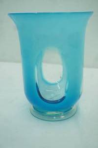 lot 208 image: Aqua Blue Hand-Blown Art Vase 8 tall by 6.25 diameter