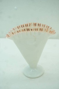lot 231 image: Vintage Fenton Art Glass Rose Crest Milk Glass Vase