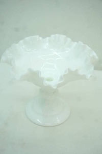 lot 233 image: Vintage Milk Glass Diamond Lace Compote or Pedestal Bowl