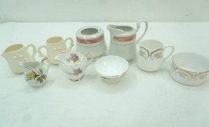 lot 239 image: Vintage China, Ironstone creamers, sugars