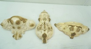 lot 243 image: Vintage Talavera Wall Planters and Sconce