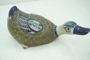 lot 273 image: Hand Painted Mexican Tonala Sandstone Ceramic Duck Figurine 11x10.5x6.5