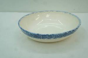 lot 279 image: Large Ceramic MixingServing Bowl with Blue Spongeware Rim and Pink Heart Design (oval)